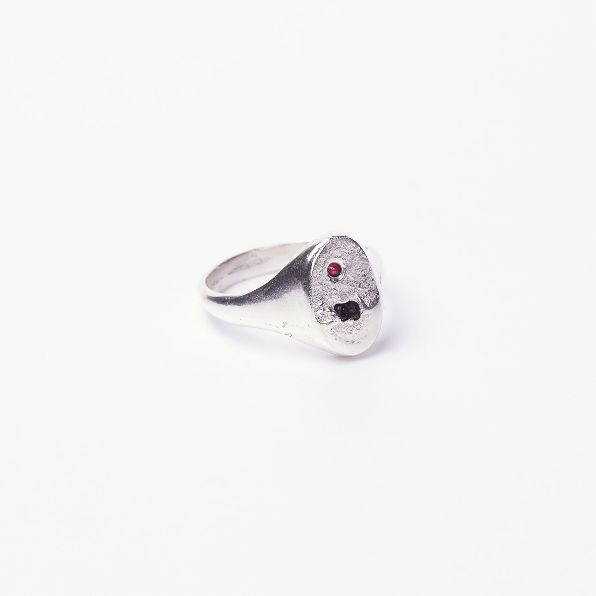 OVAL SIGNET - RAW RUBY AND RAW SAPPHIRE
