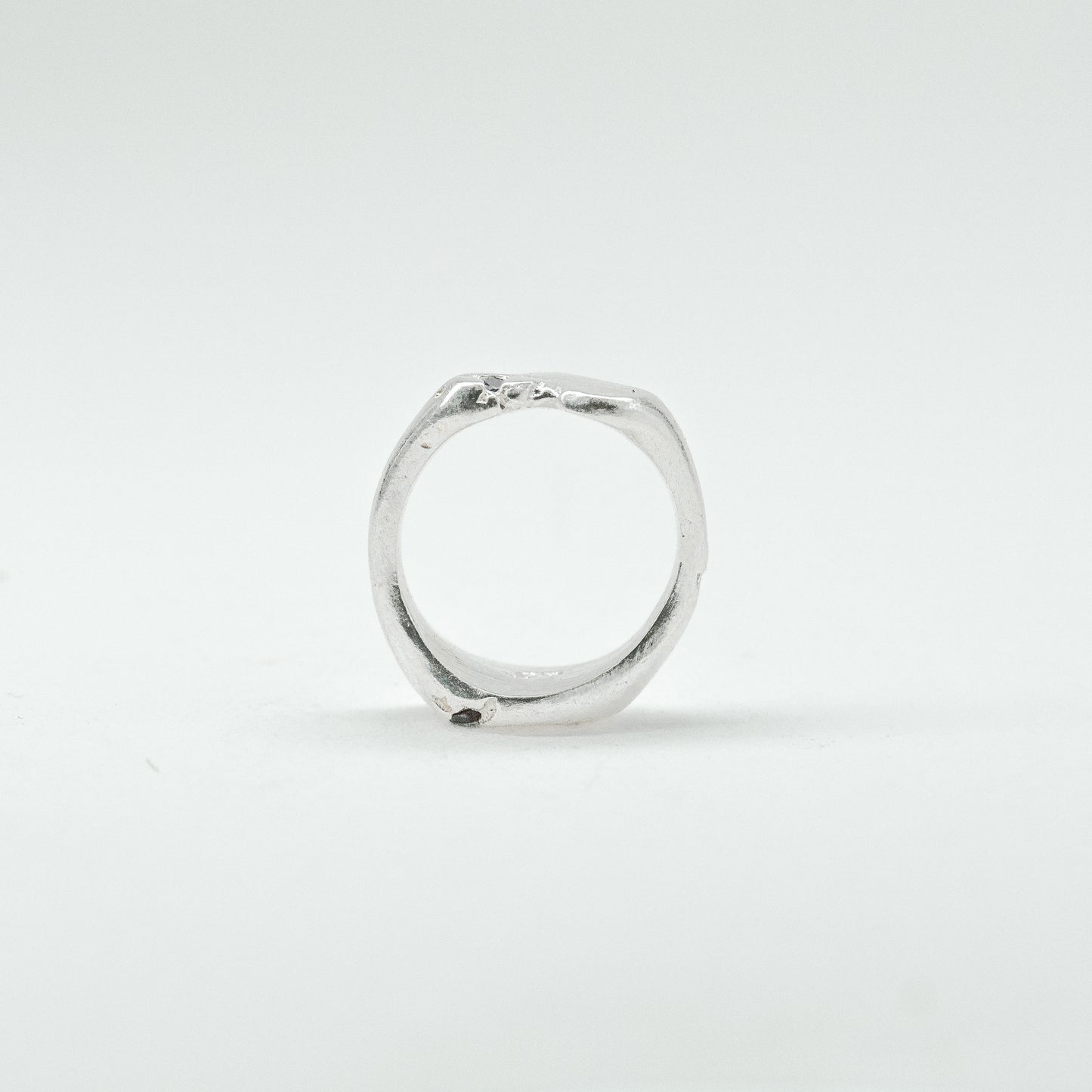 REVERSIBLE HEART + ROUND SIGNET RING