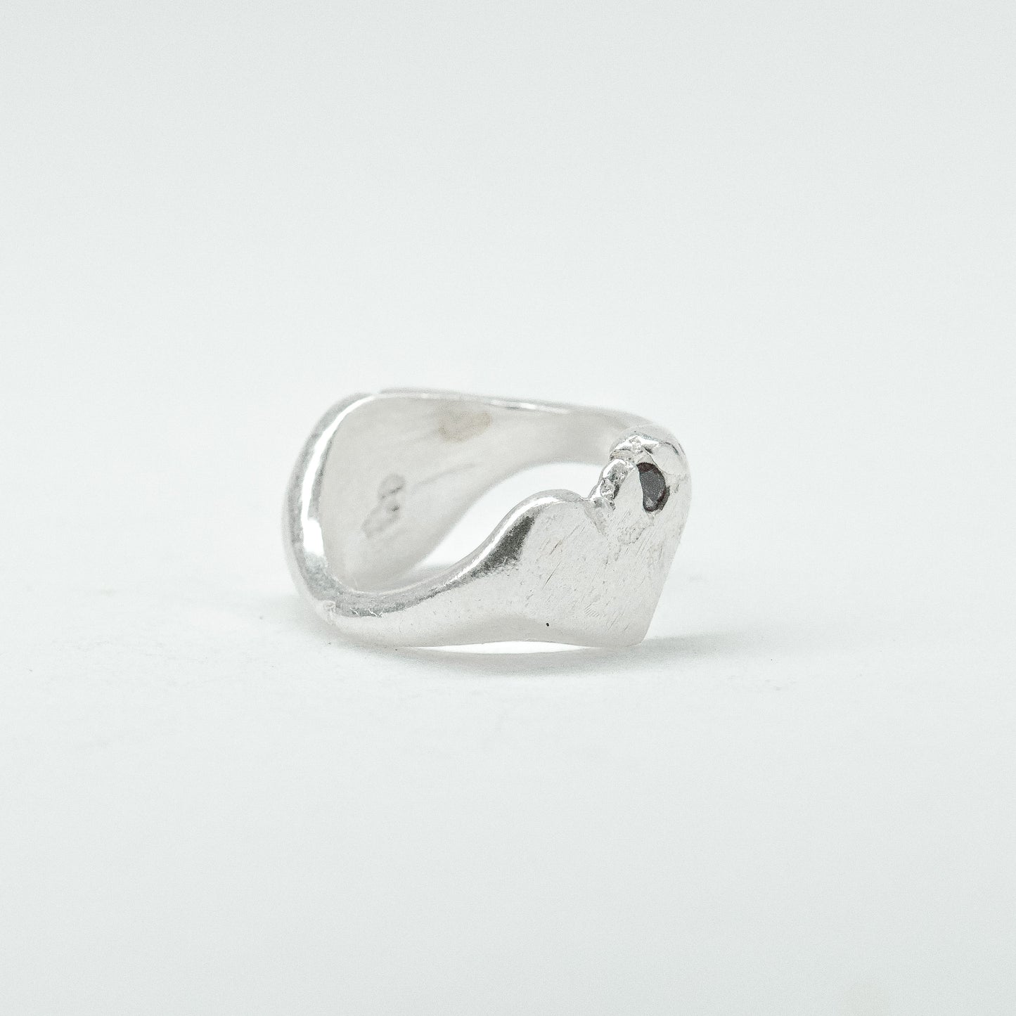 REVERSIBLE HEART + ROUND SIGNET RING