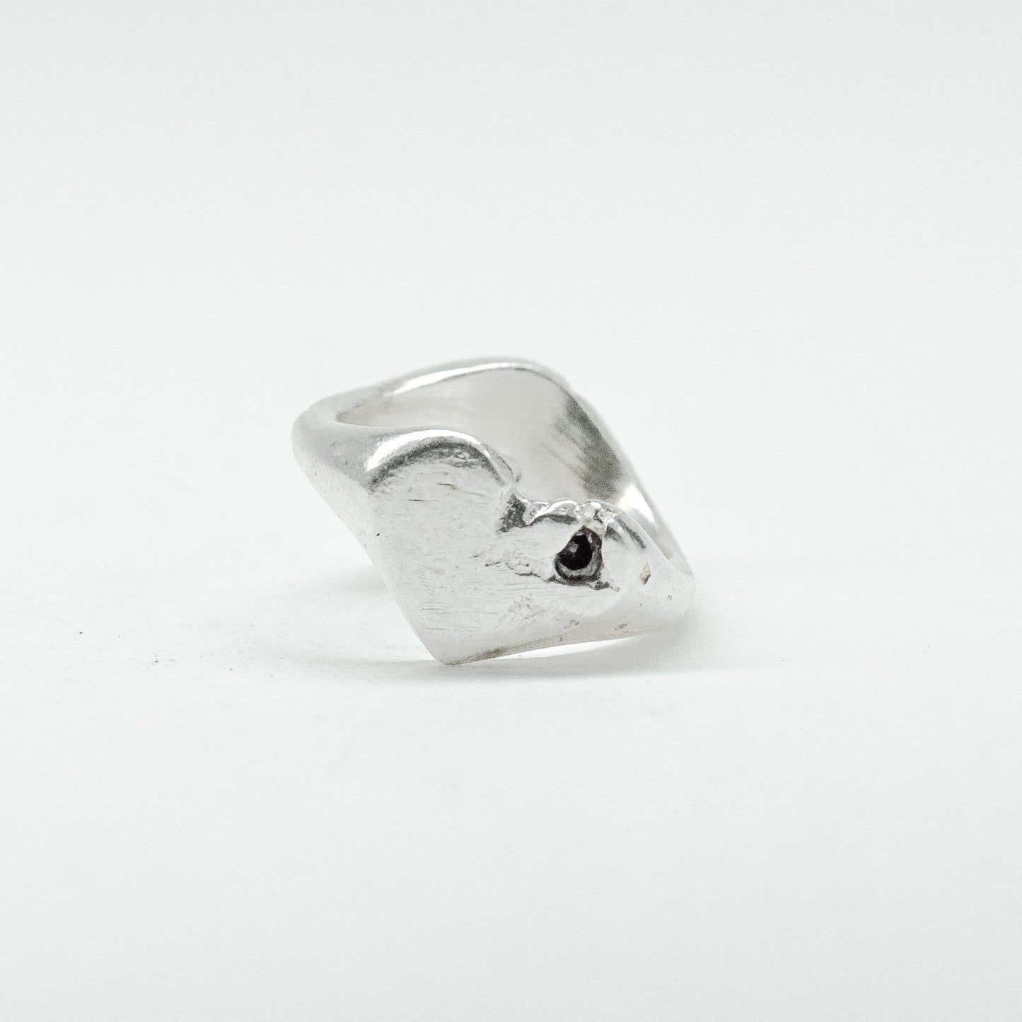 REVERSIBLE HEART + ROUND SIGNET RING