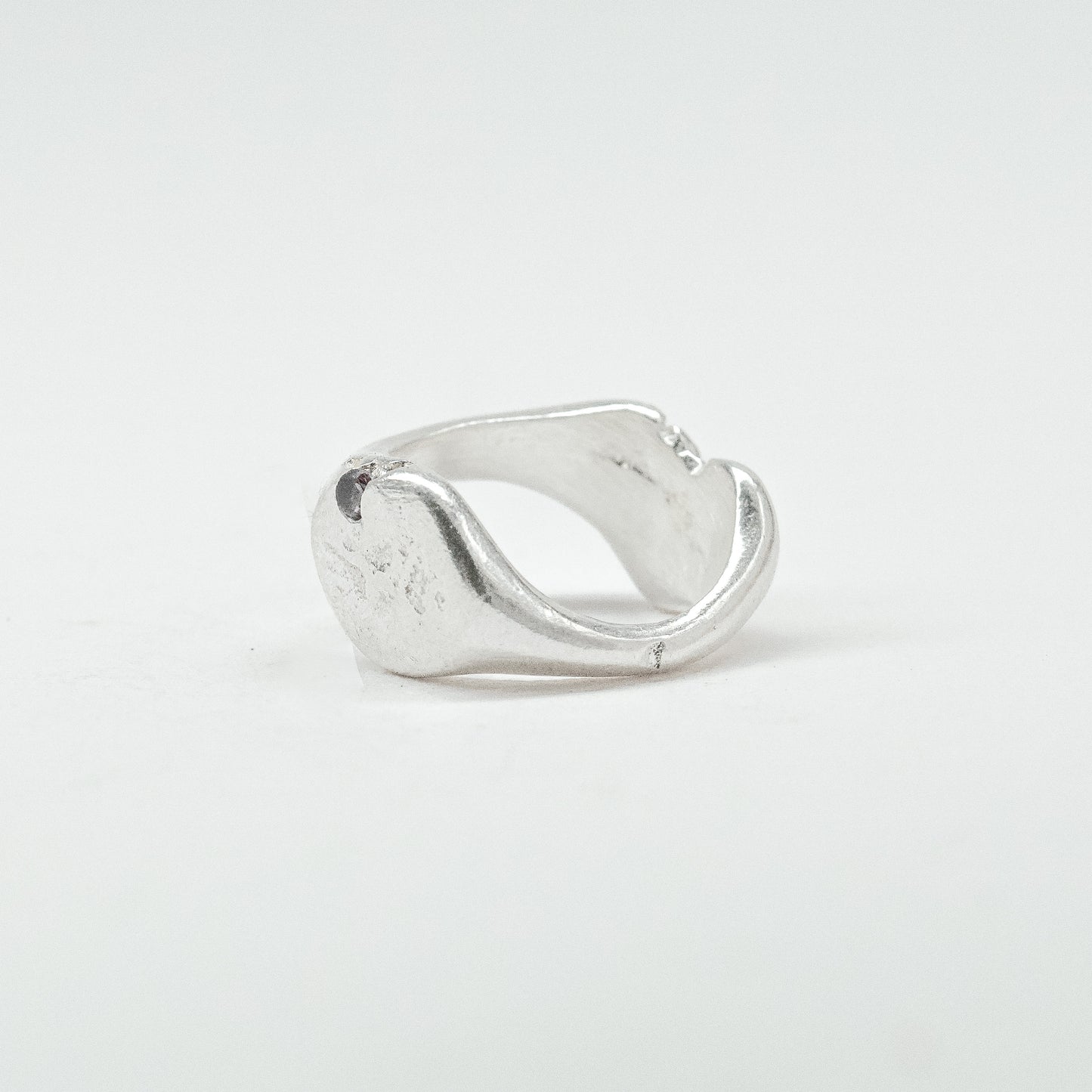 REVERSIBLE HEART + ROUND SIGNET RING