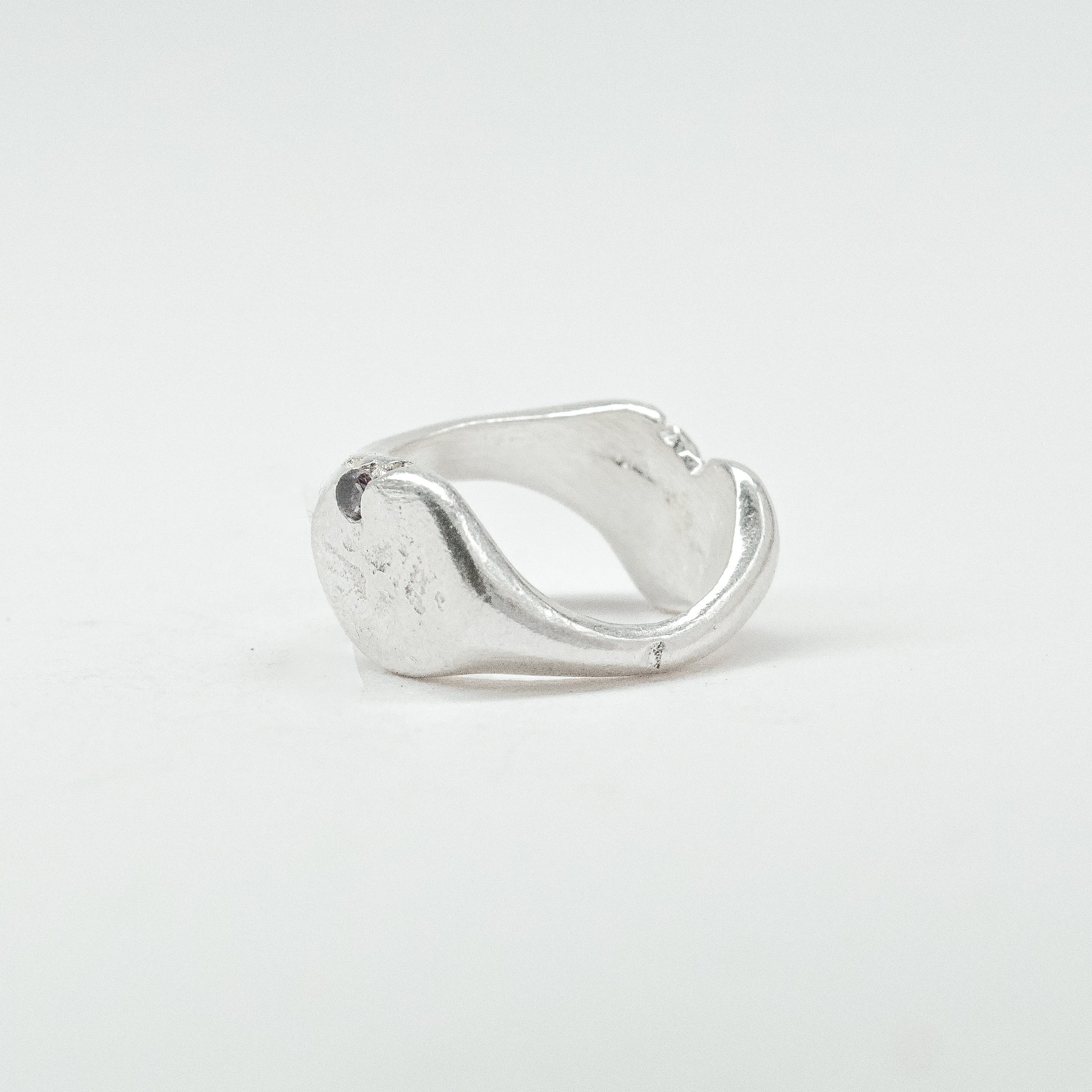 REVERSIBLE HEART + ROUND SIGNET RING