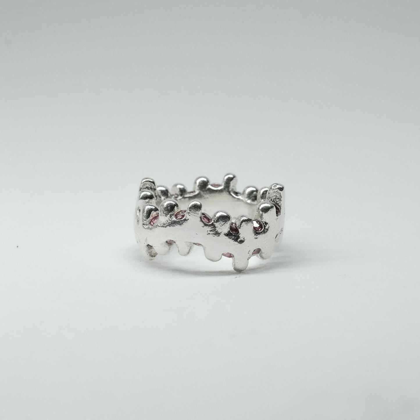 CATERPILLAR WAVY RING - PINK GEMS