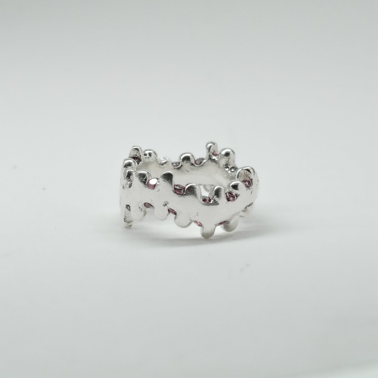 CATERPILLAR WAVY RING - PINK GEMS