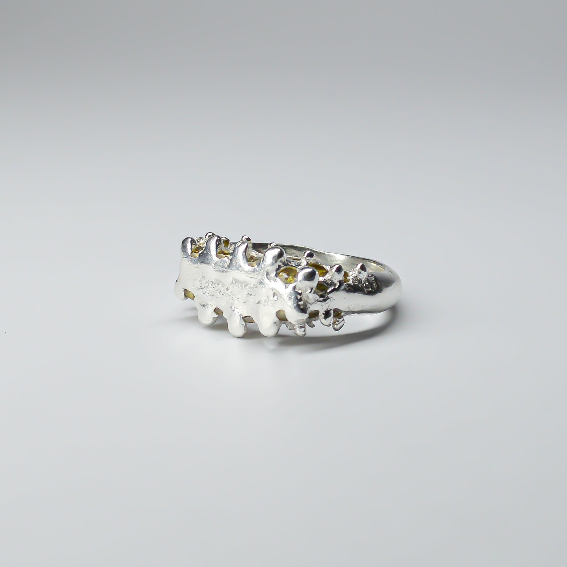 CATERPILLAR CROWN RING - YELLOW GEMS