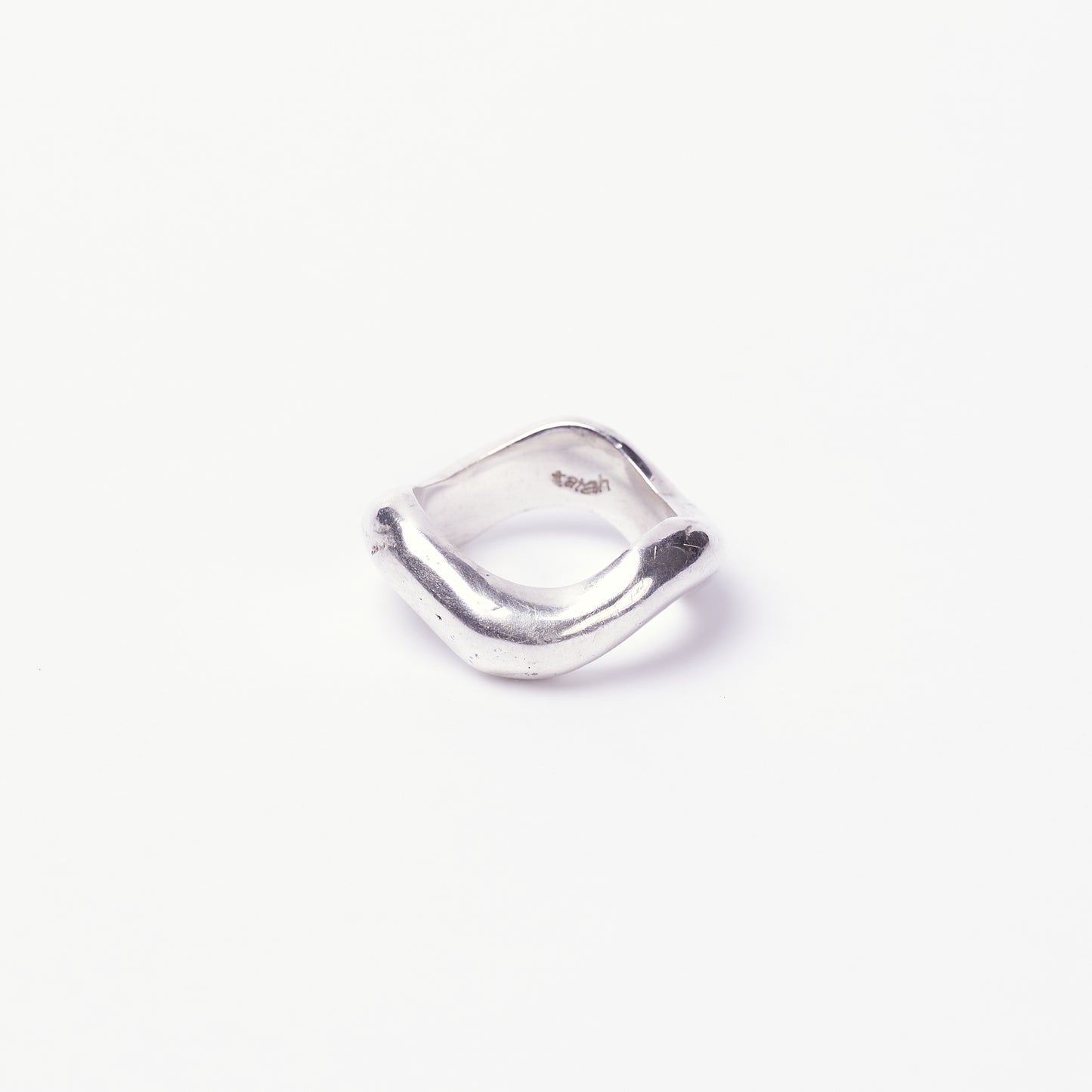 Wavy Band
