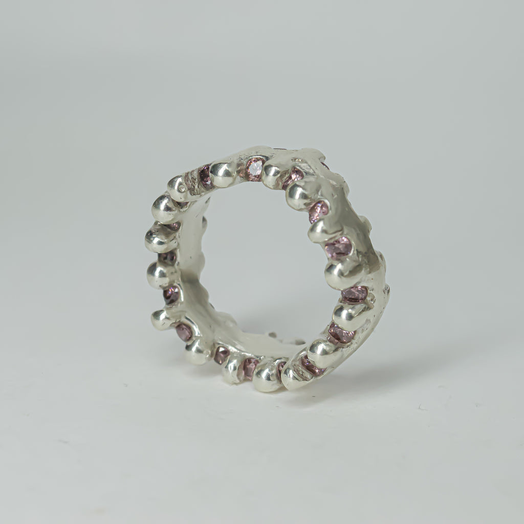 CATERPILLAR WAVY RING - PINK GEMS