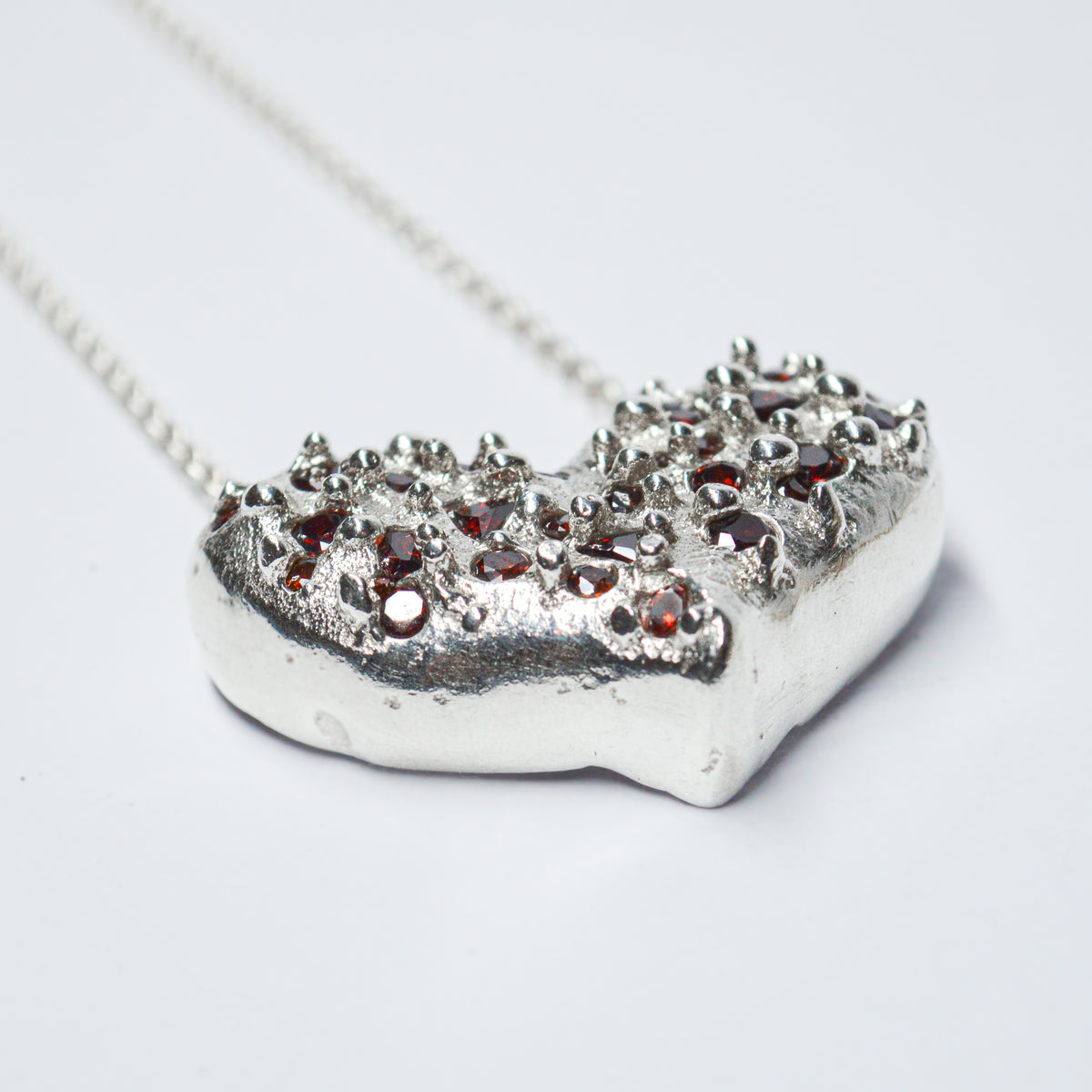 PUFFY HEART NECKLACE - RED GEMS