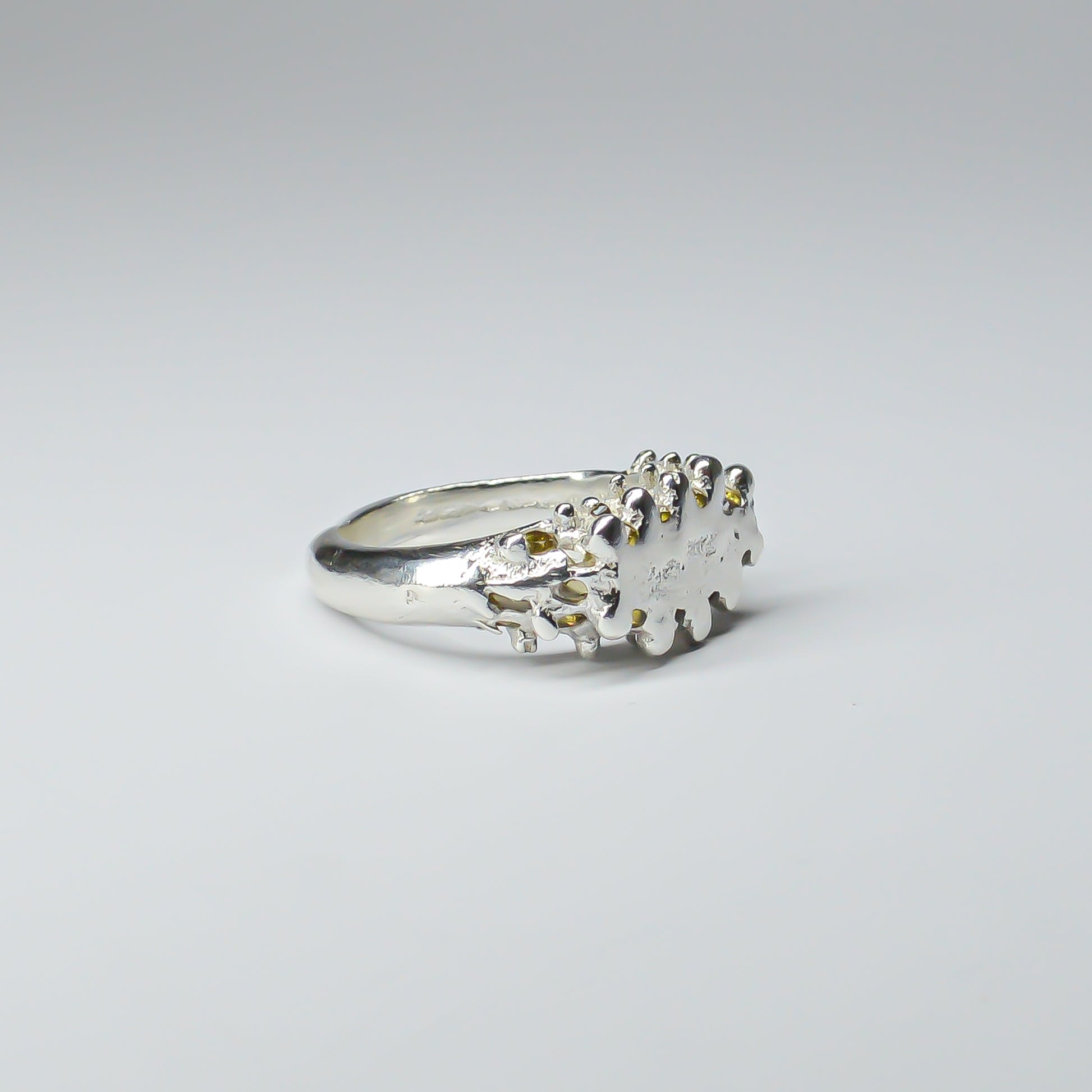 CATERPILLAR CROWN RING - YELLOW GEMS