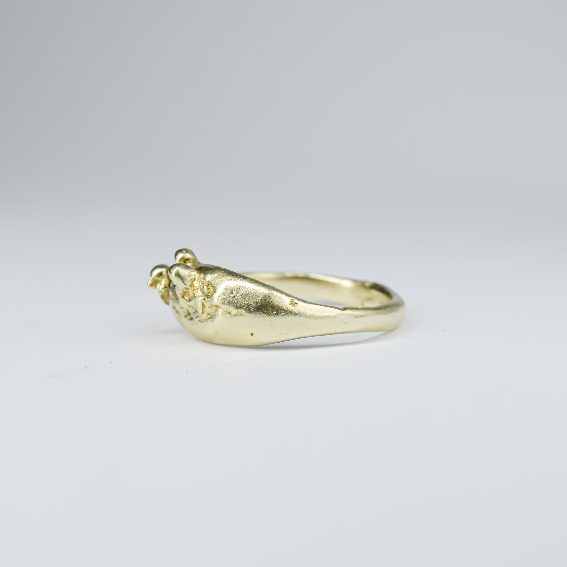 BRASS TAPER RING SINGLE GREEN GEM