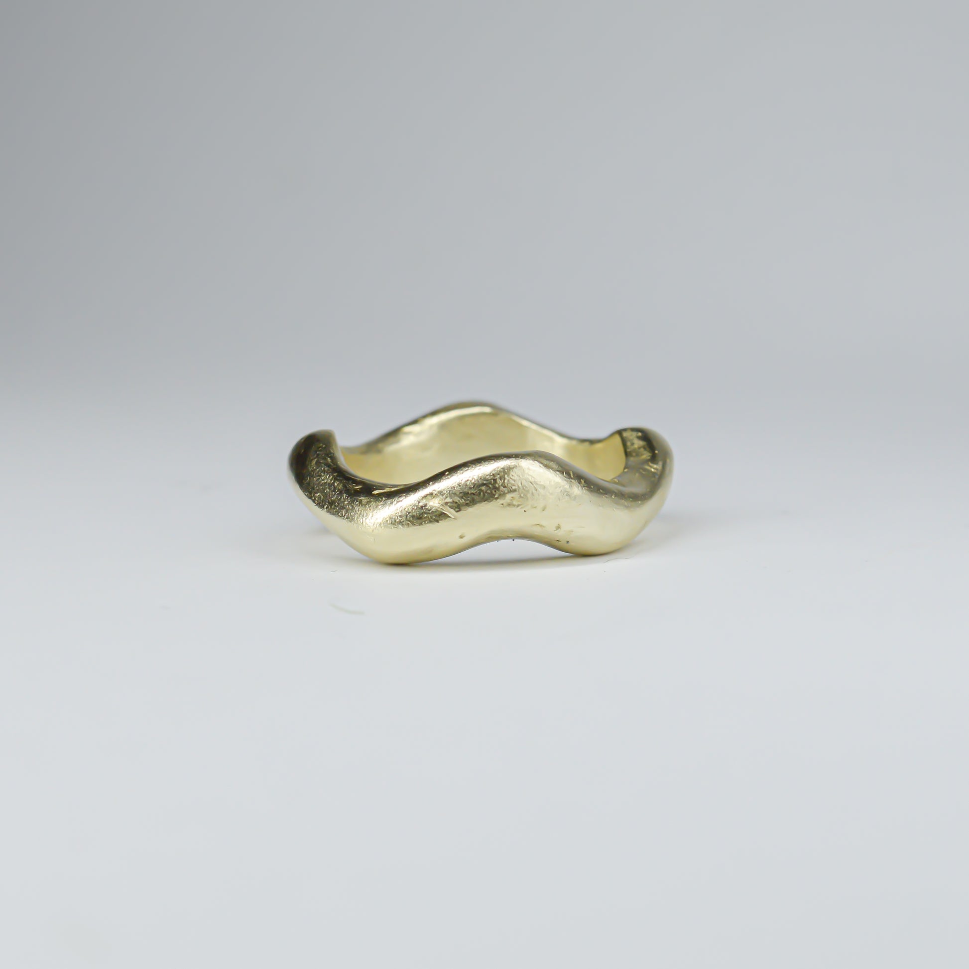 BRASS WAVY RING