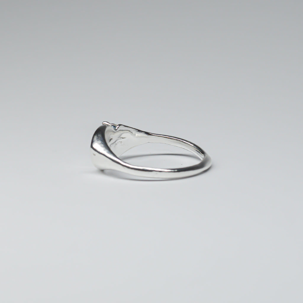 SLIM OVAL SIGNET RING - BLUE GEM